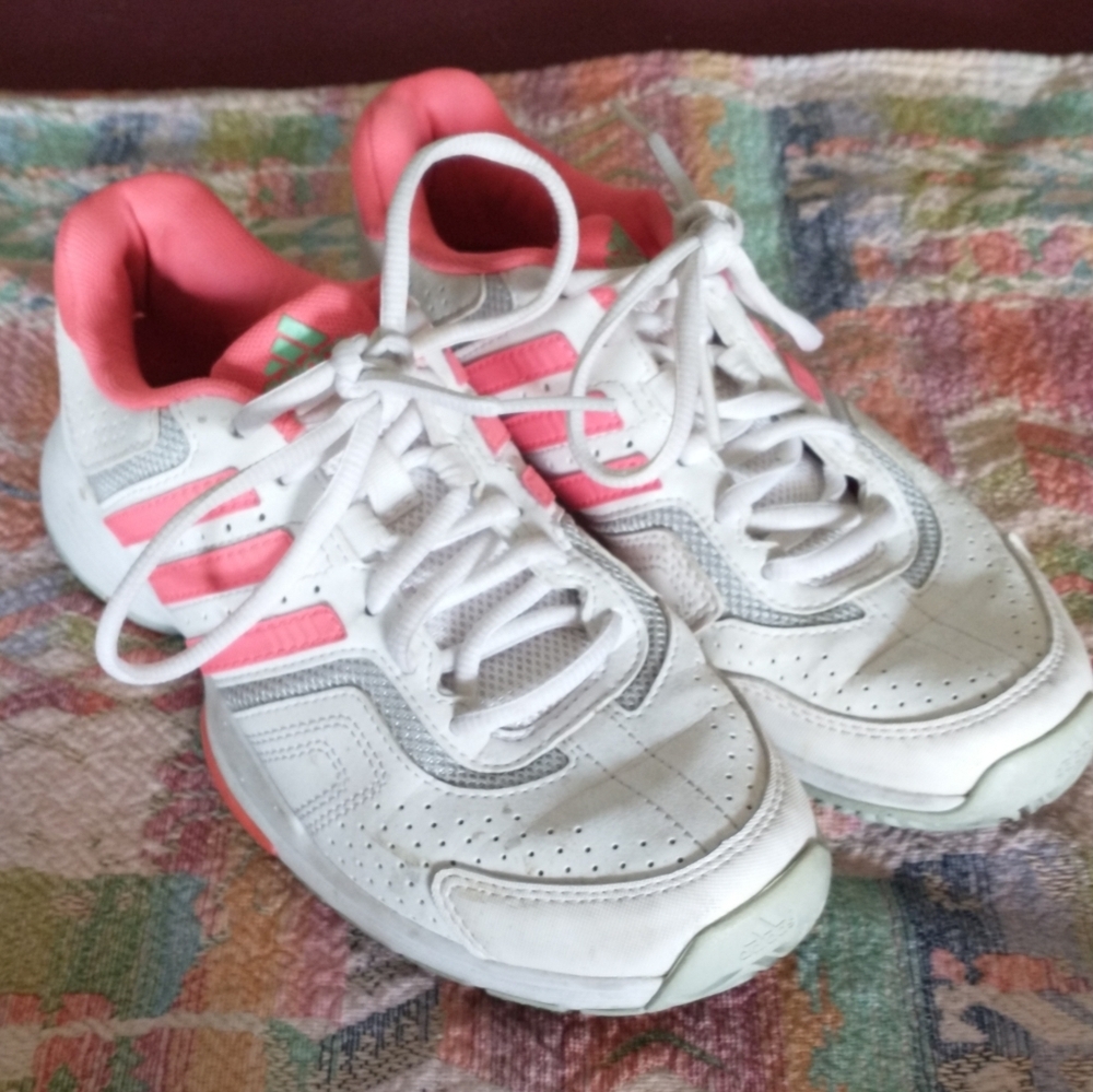 Adidas White and Pink Athletic Court Tennis Shoes Athleisure Comfortable 6